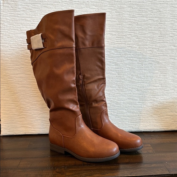 Journee Collection Tori Chestnut Knee-High Leather Boots NIB - Picture 3 of 4